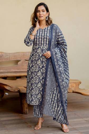 Mirchi Fashion Women's Blue Floral Print Pure Cotton Kurti With Pant & Dupatta Set