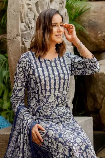 Mirchi Fashion Women's Blue Floral Print Pure Cotton Kurti With Pant & Dupatta Set