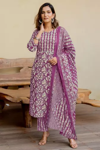 Mirchi Fashion Women's Magenta Floral Print Pure Cotton Kurti With Pant & Dupatta Set