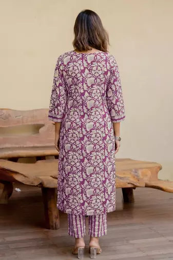 Mirchi Fashion Women's Magenta Floral Print Pure Cotton Kurti With Pant & Dupatta Set