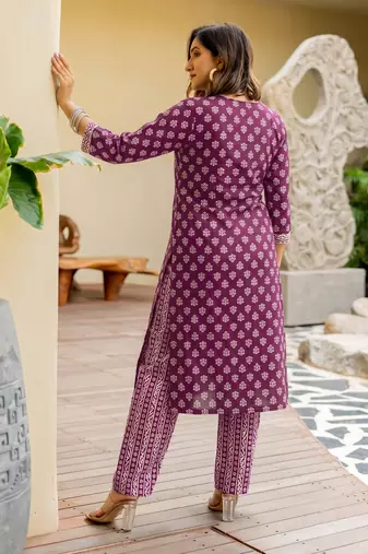 Mirchi Fashion Women's Magenta Batik Block Print Pure Cotton Kurti With Pant & Dupatta Set