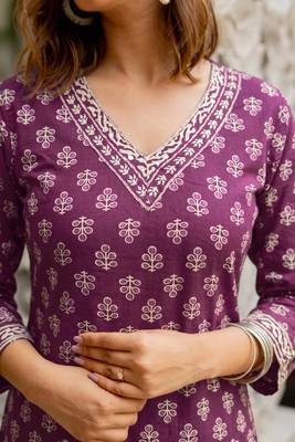 Mirchi Fashion Women's Magenta Batik Block Print Pure Cotton Kurti With Pant & Dupatta Set 4