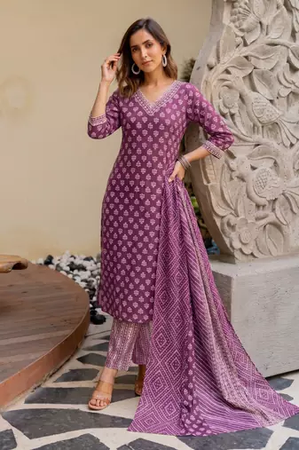Mirchi Fashion Women's Magenta Batik Block Print Pure Cotton Kurti With Pant & Dupatta Set