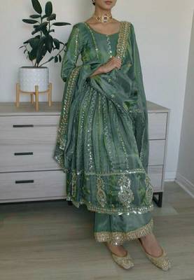 Green crepe silk  party  embroidery wear anarkali  suit set 2