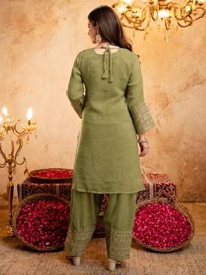 Mehendi crunchy heavy thread embroidery work kurta pant set 3