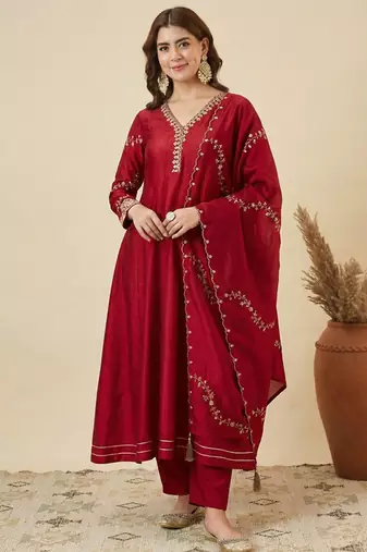 Red vichitra silk heavy thread embroidery work kurta pant set