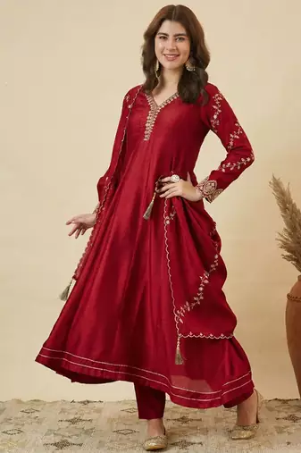 Red vichitra silk heavy thread embroidery work kurta pant set