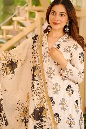 Off white rayon slub printed kurta pant set