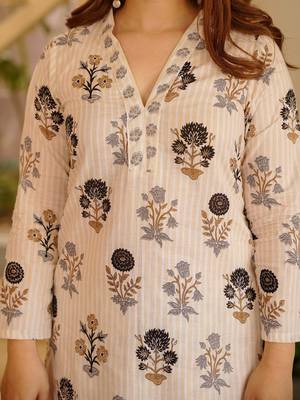 Off white rayon slub printed kurta pant set 5