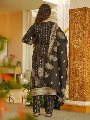 Beige rayon slub printed kurta pant set 4