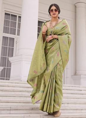 Green silk blend saree with blouse 1