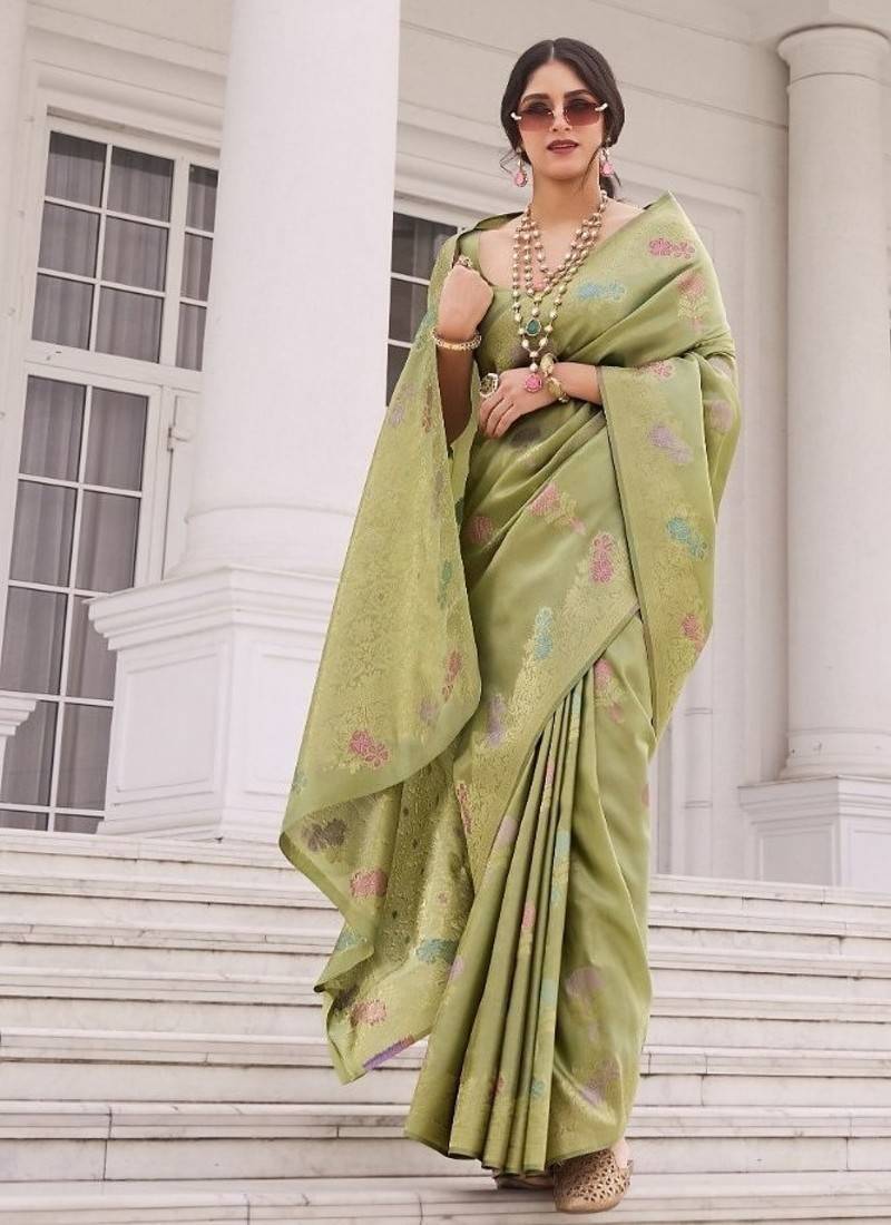 Green silk blend saree with blouse