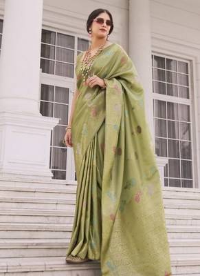 Green silk blend saree with blouse 2