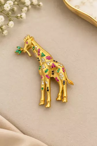 Elegant gold-plated giraffe brooch with multicolor stone embellishments