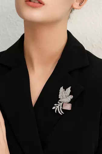 Swan Brooch with Pink Rose Quartz Style Stone & Crystal Detailing