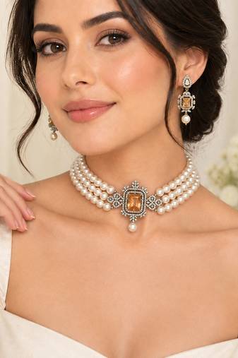 Pearl Choker Necklace Set with Crystal Pendant