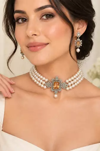 Pearl Choker Necklace Set with Crystal Pendant