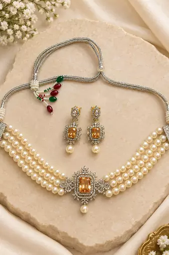 Pearl Choker Necklace Set with Crystal Pendant