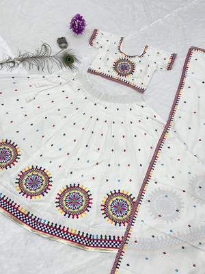 White Cotton Readymade Lehenga Choli with Gamthi Work 4