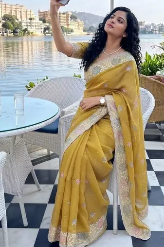 party wear soft fendy chiffon saree