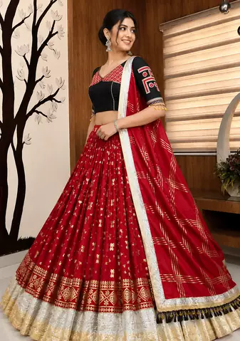 Muslin Cotton Chaniya Choli Set With Mirror Work And Lampi Lace
