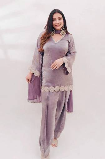 Lavender embroidered kurta & farshi salwar with matching dupatta