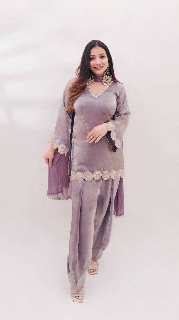 Lavender embroidered kurta & farshi salwar with matching dupatta