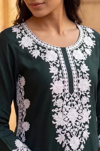 Women’s green solid embroidered regular kurta | stylish ethnic wear kurti for women | trendy casual & festive wear