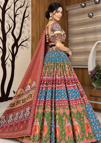 Muslin Cotton Lehenga Choli Set With Mirror Work And Latkan Lace