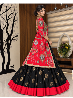 Muslin Cotton Lehenga Choli Set With Strug And Mirror Work 3