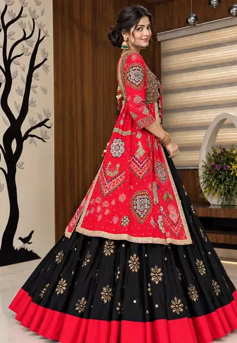Muslin Cotton Lehenga Choli Set With Strug And Mirror Work