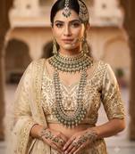 Green antique gold-plated agate stone two-layer necklace set with earrings, pasha, nath, panja & tika