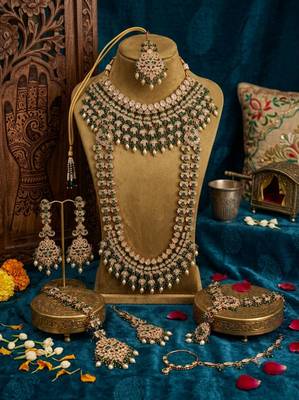 Green antique gold-plated agate stone two-layer necklace set with earrings, pasha, nath, panja & tika 3