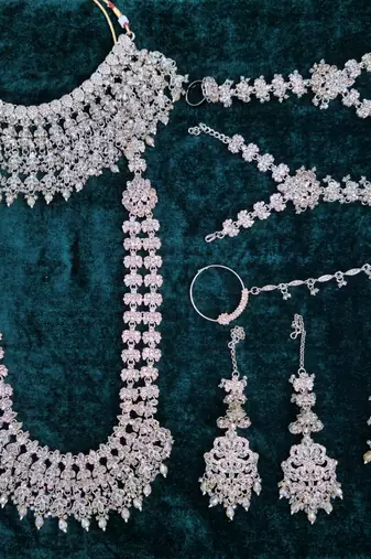 Champion antique gold-plated agate stone two-layer necklace set with earrings, pasha, nath, panja & tika