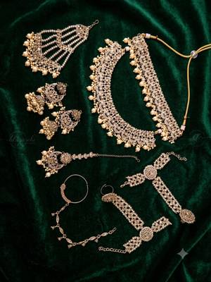 Champion antique gold-plated agate stone two-layer necklace set with jhumki earrings, pasha & nath 2