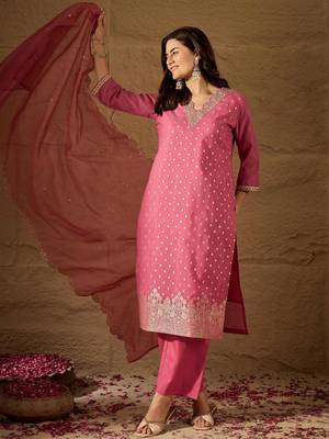 Pink embroidered jaquard kurta pant dupatta set 2