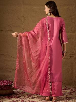 Pink embroidered jaquard kurta pant dupatta set 4