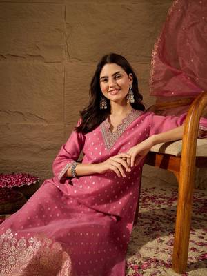 Pink embroidered jaquard kurta pant dupatta set 5