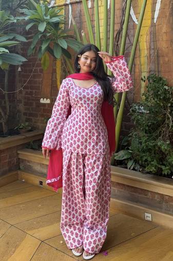 Women's Beautiful Printed Work Cameric Cotton Fabric Straight Kurta Farshi Shalwar and Dupatta Set