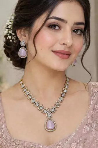 Baby pink mehandi-plated agate stone necklace set with earrings