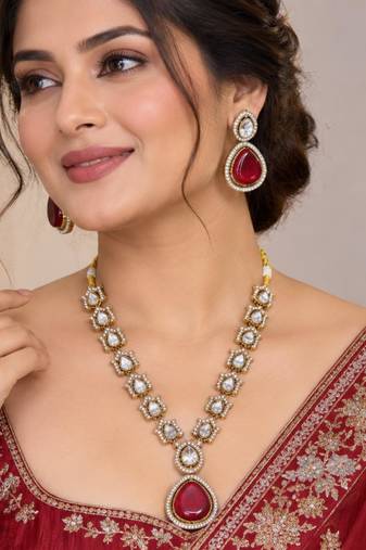 Maroon pink mehandi-plated agate stone necklace set with earrings