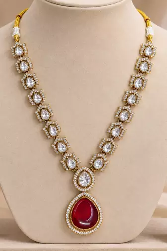 Maroon pink mehandi-plated agate stone necklace set with earrings