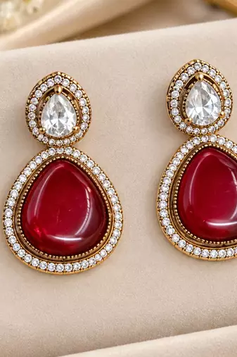 Maroon pink mehandi-plated agate stone necklace set with earrings