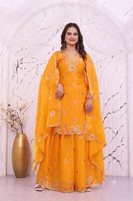 Women's yellow cutwork border kurti with palazzo pants & scalloped dupatta 3