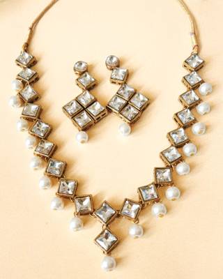 Alloy kundan and white pearl necklace set 2