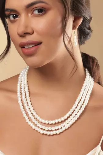 WHITE COLOR three layer pearl necklace set