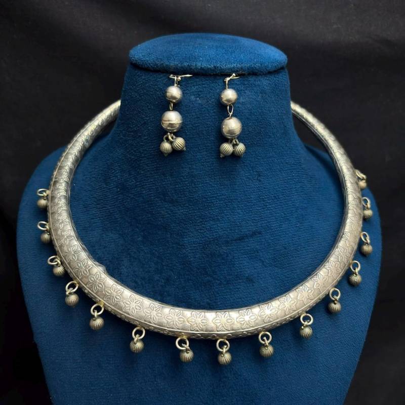 Oxidized Silver Hasli Necklace Set, Tribal Choker Jewelry, Indian Necklace and Earrings with ghungroo drops