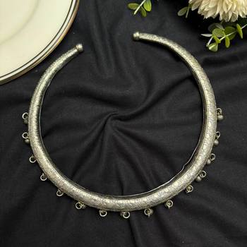 Oxidized Silver Hasli Necklace Set, Tribal Choker Jewelry, Indian Necklace and Earrings with ghungroo drops 3