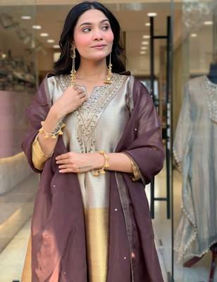 Gold and silver viscose straight embroidered kurta set for women with dupatta and pant 5