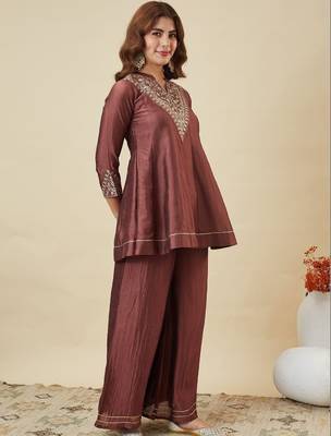 Women's brown silk blend embroidered kurta set with dupatta and palazzo 4